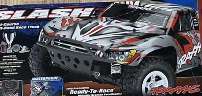 Traxxas Slash 1/10 RTR Bashing
