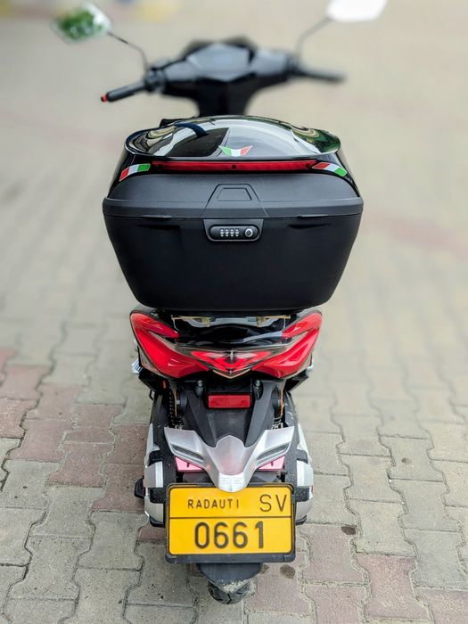 Scuter electric 2200w limitat din farbrică la 25km/h.fără permis