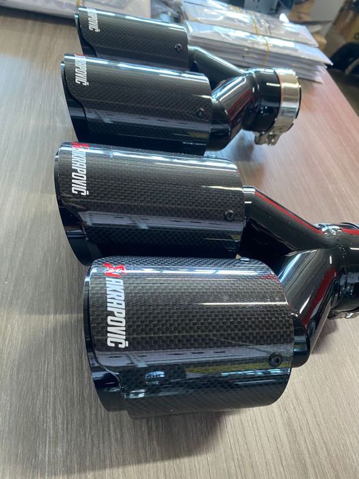 Комплект  выхлопные насадки Akrapovic