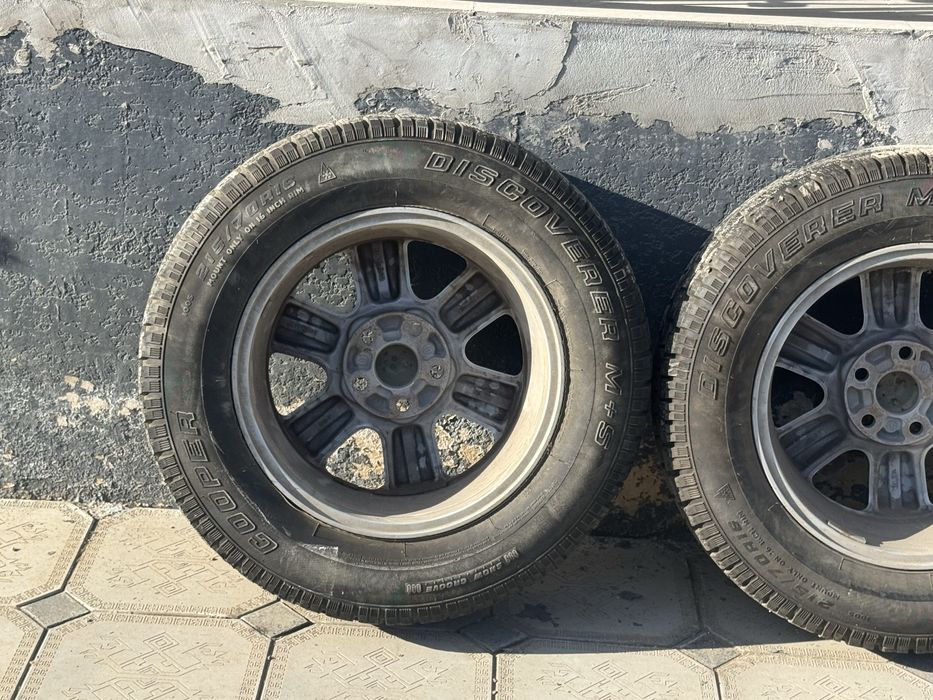 Продам комплект шин с диском