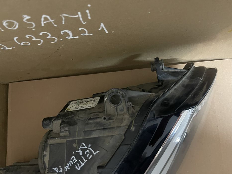 Far dreapta Vw Jetta 4 5C7941006A halogen 2010-2016 complet