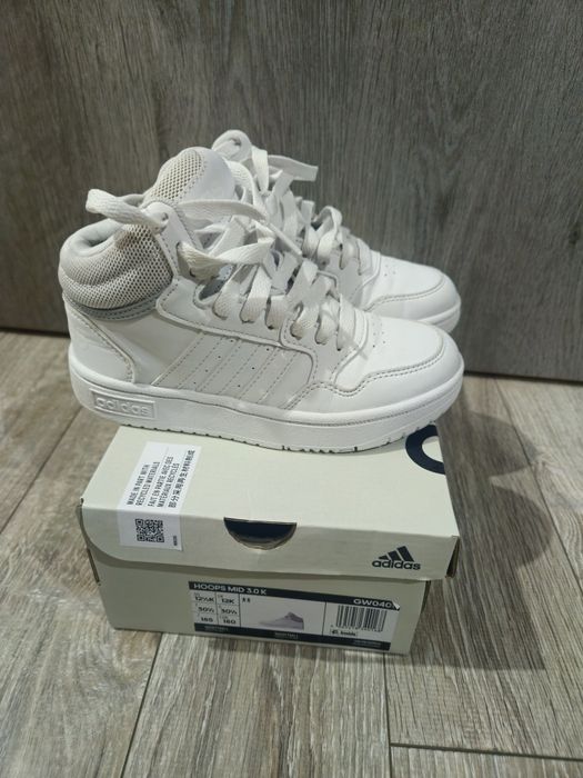 Adidas Hoops Mid măsură 30.5