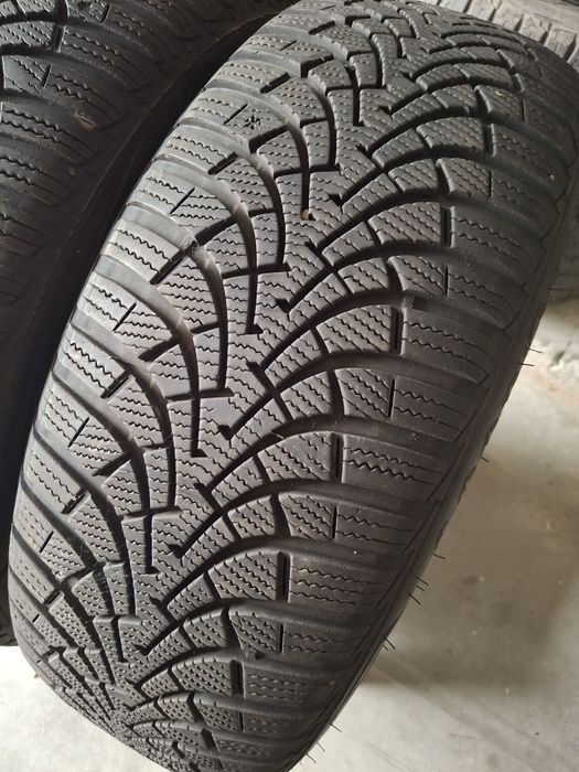 2  Anvelope de iarnă 205 55 r16 Goodyear