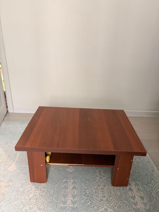 Продается журнальный столик из ЛДСП