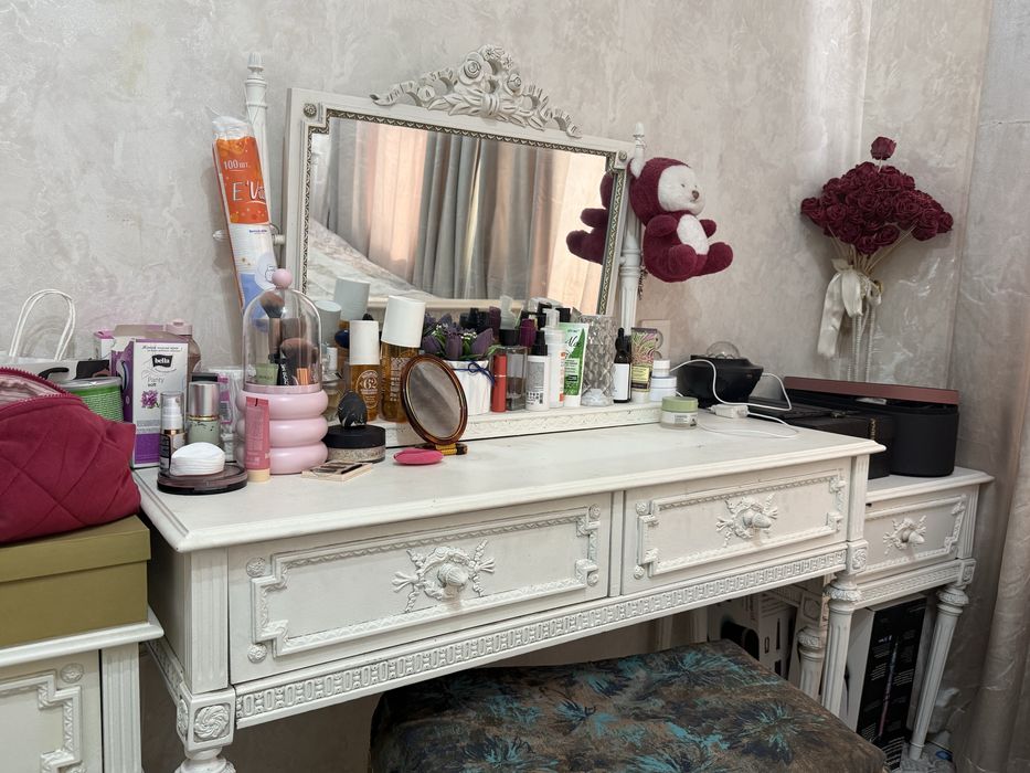 продается спальный гарнитур