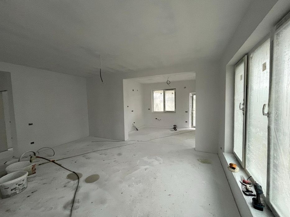 Vand casa Santandrei - acces din drumul principal - toate utilitatile