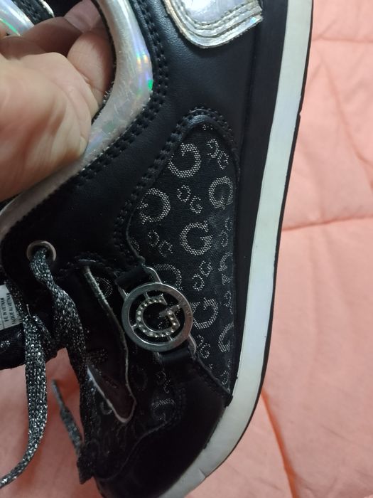 Adidași Guess stare buna