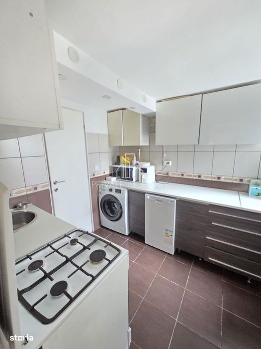 Casa renovata, 3 camere, 2 bai, Zona Centrală