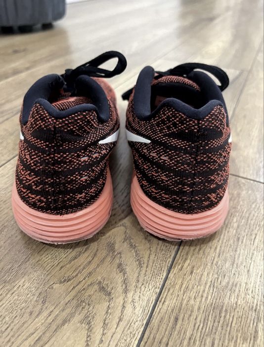 Nike оригинал женские кроссовки 39