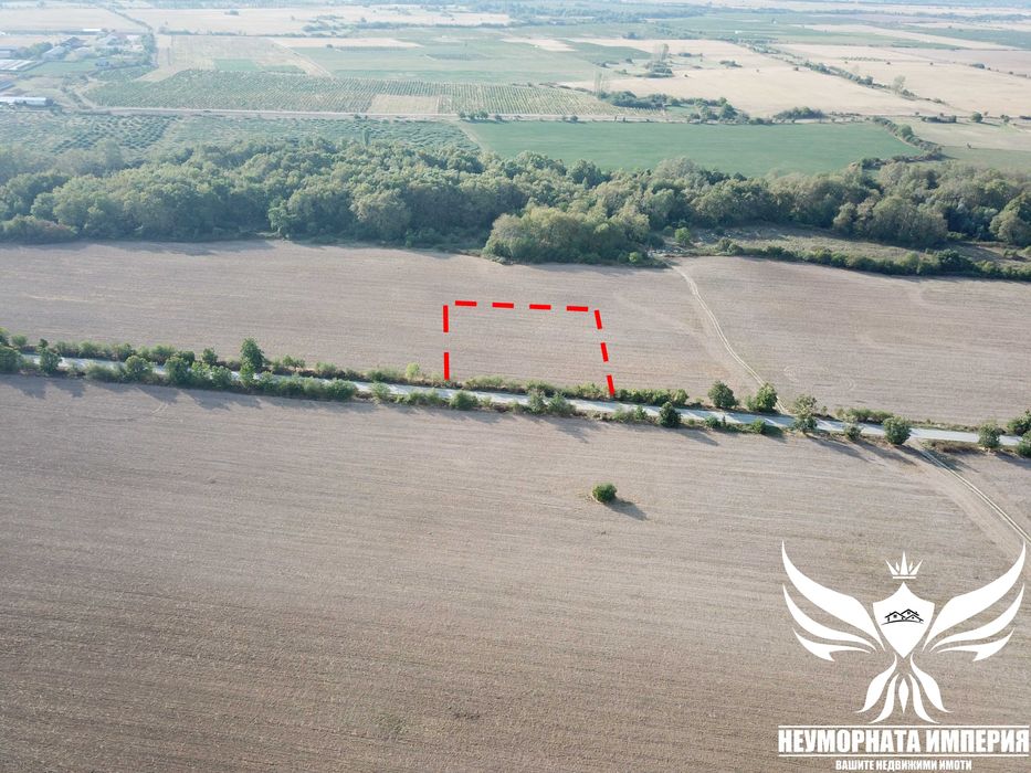 Продавам земя 5000кв. след с.Тополово на първа линия към с.Леново