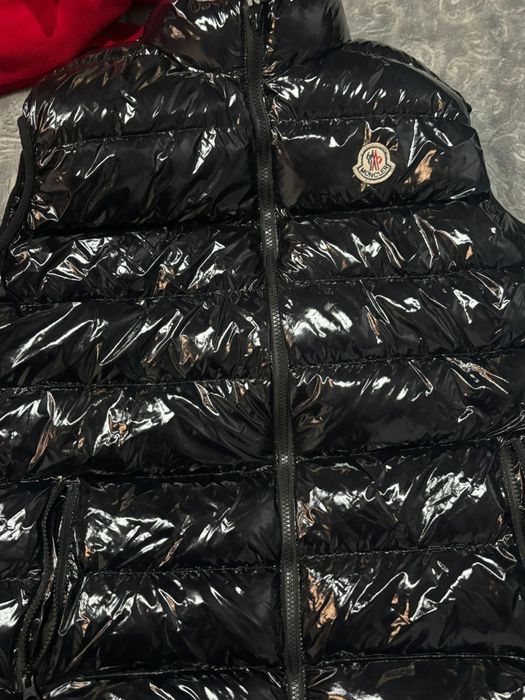 vesta moncler lucioasa