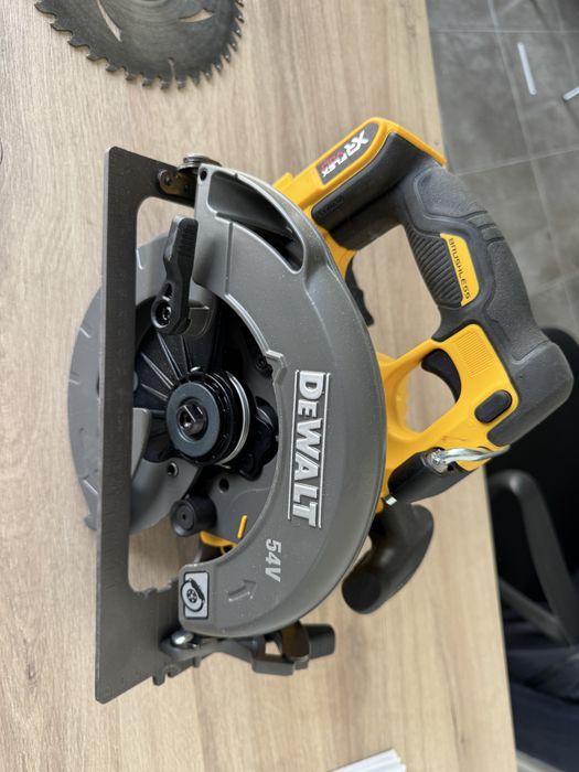 Circular De walt taiat fier lemn NOU