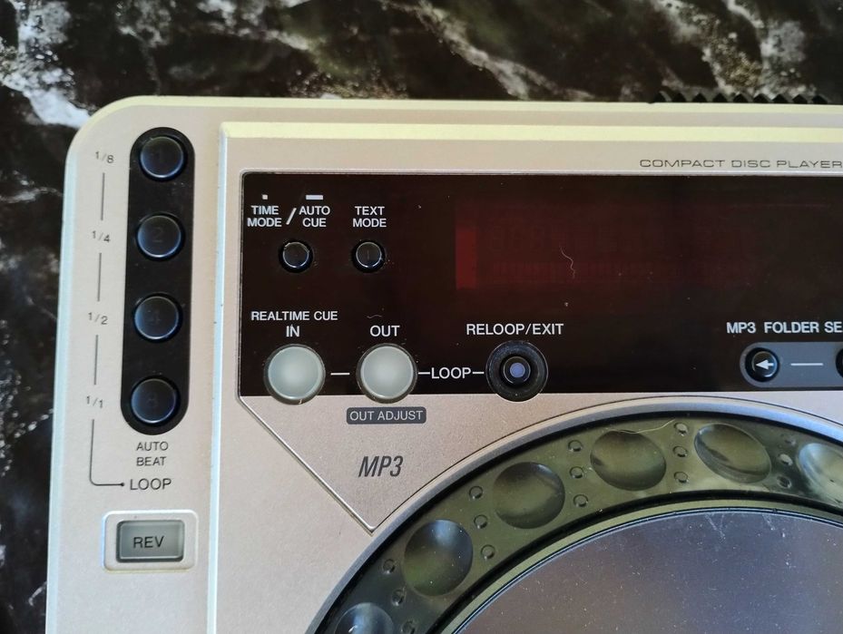 Pioner CDJ-800MK2 audio dj mixer