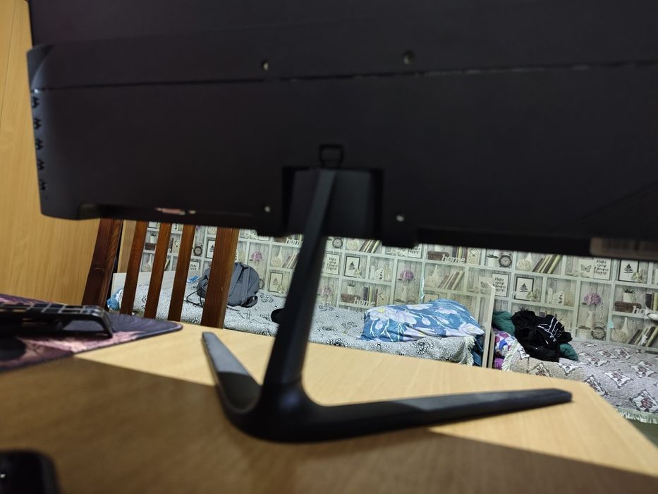 Моник на ПК 100 герц