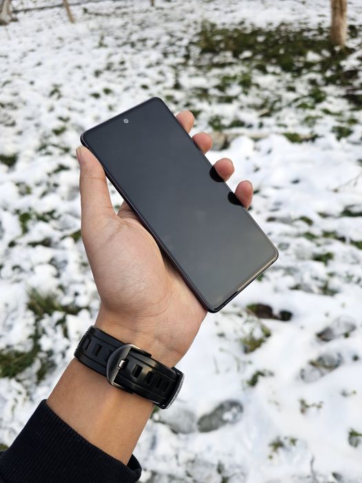 Samsung Galaxy S20 Fe 5G. Hotira 6/128 GB. Garantya bor Holati zo'r