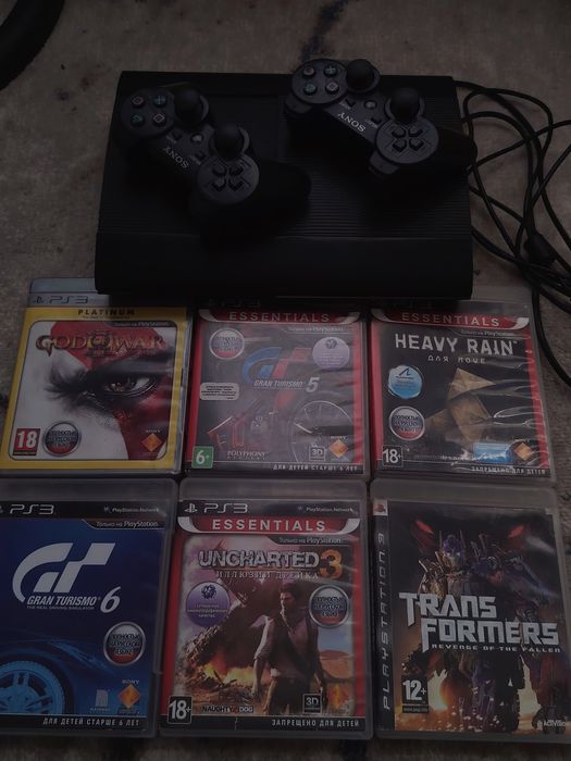 Ps3 super slim  500GB srochna sotiladi