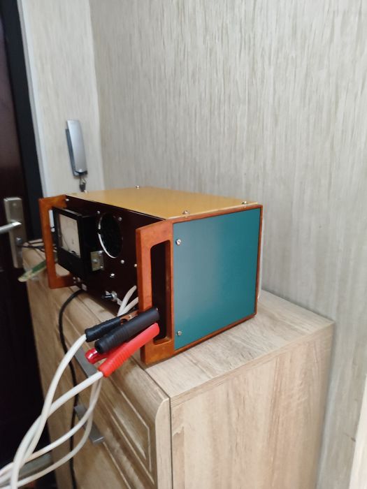 Зарядное устройство