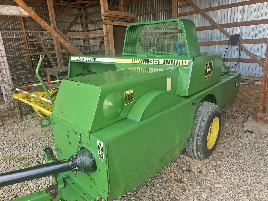 Presă balotiera John Deere 359
