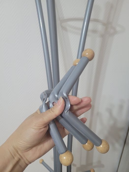 Продам вешалку,фабричная