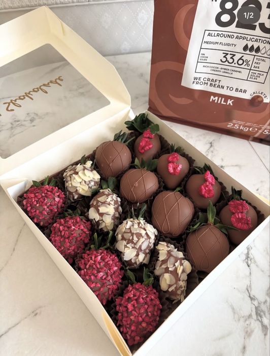 «Набор клубники в подарочной коробке»