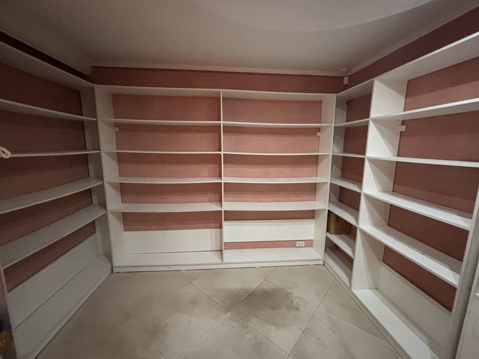 Продам оборудование , полки шкафы