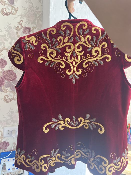 Кажекей с красивыми стразами которые блестят