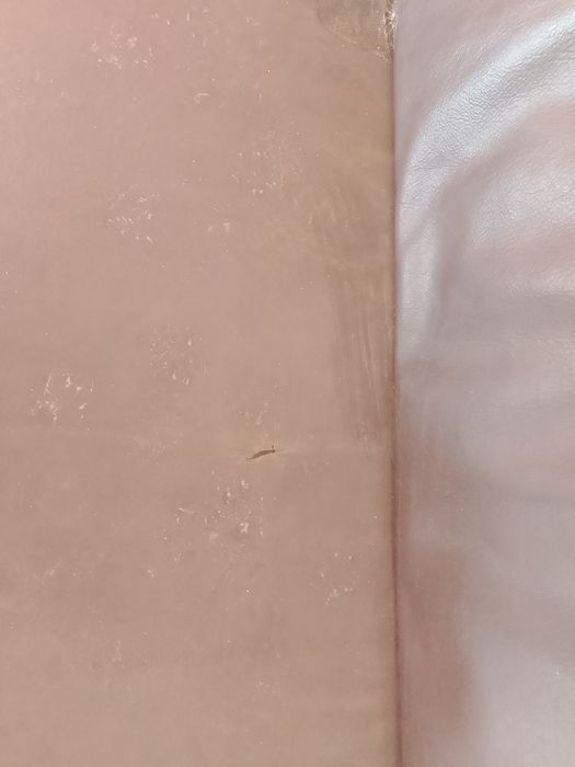 Диван кожаный в хорошем состоянии