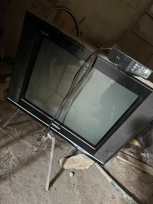 TV hamda tuner sotiladi.