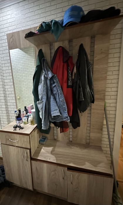 Продам  шкаф прихожую