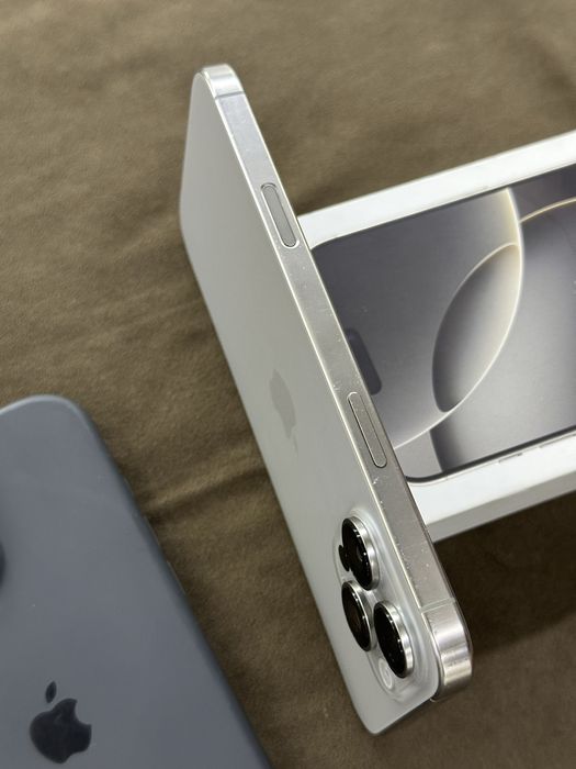 Продам iPhone 16 Pro Max