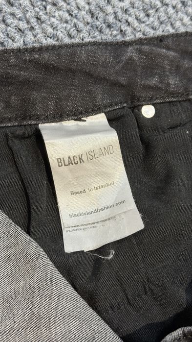 Black Island Capsule черни дънки