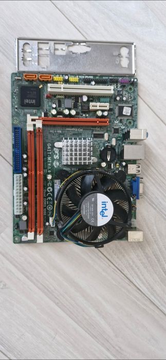 Продам Материнку