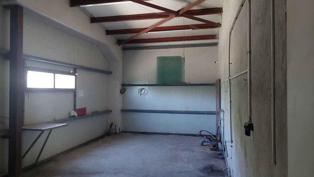 Дава се под наем Промишлена сграда в Карлово - 4500 кв.м за 2308 € - Снимка #8