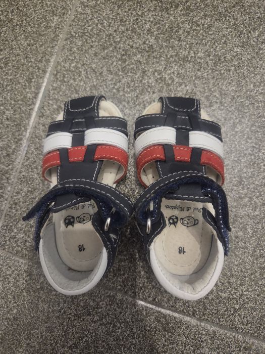 Детски кожени сандали