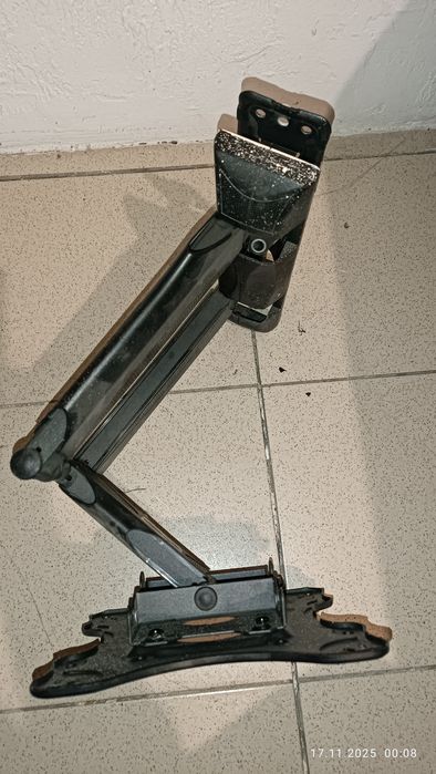 Настенное крепление телевизора