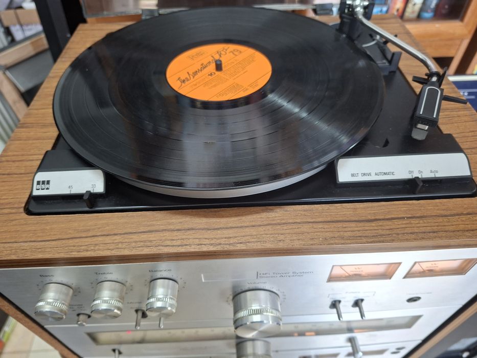 Усилвател,тунер ,дек ,грамофон