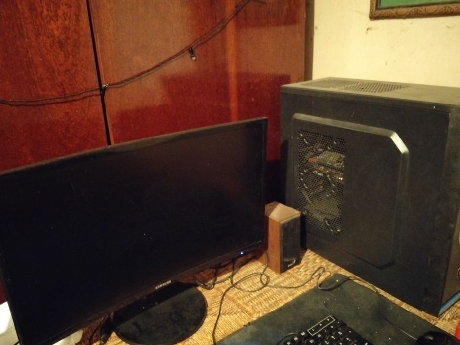 Vând PC gaming urgent