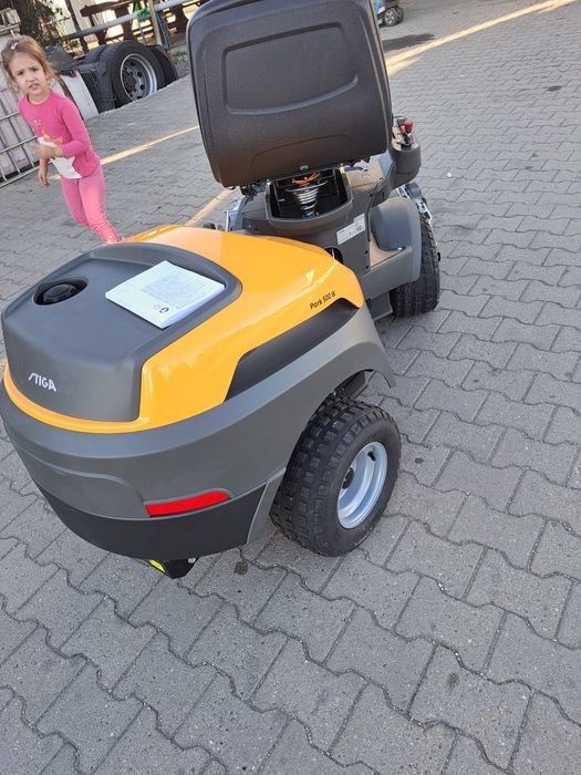Tractoras de tuns iarba stiga park 500 w