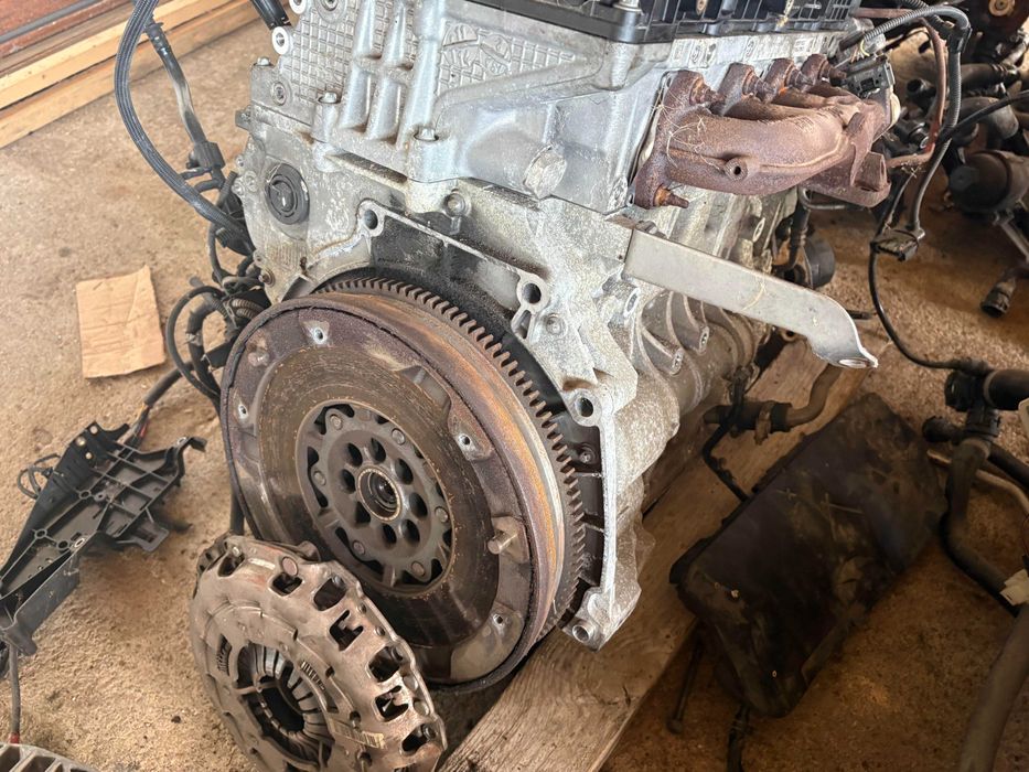 Двигател мотор N47D20C n47 н47 бмв 118д 318д e90 e87