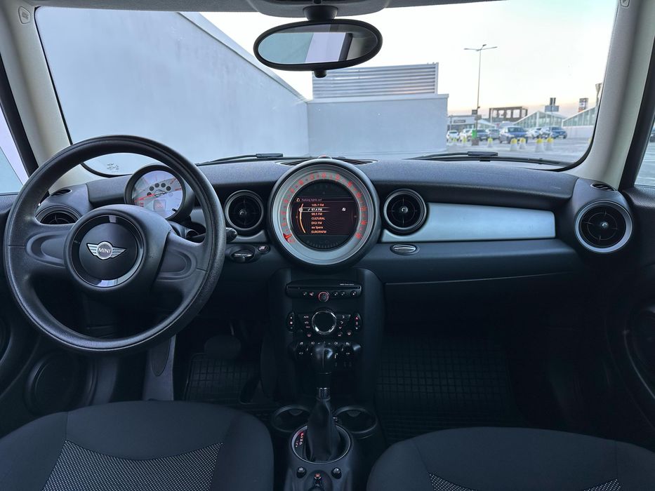 Mini Cooper / 2.0 Diesel (motor bmw ) / Cutie Automata / Clima