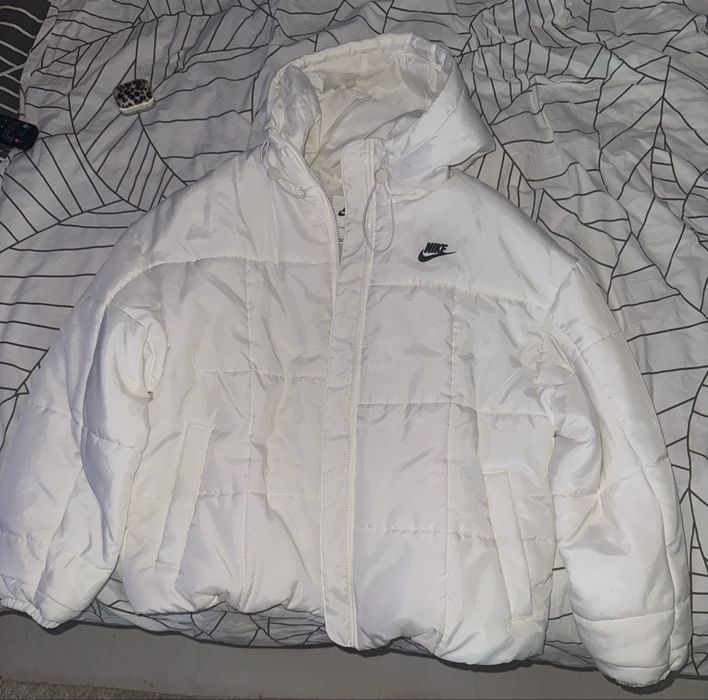 Дамско зимно яке Nike