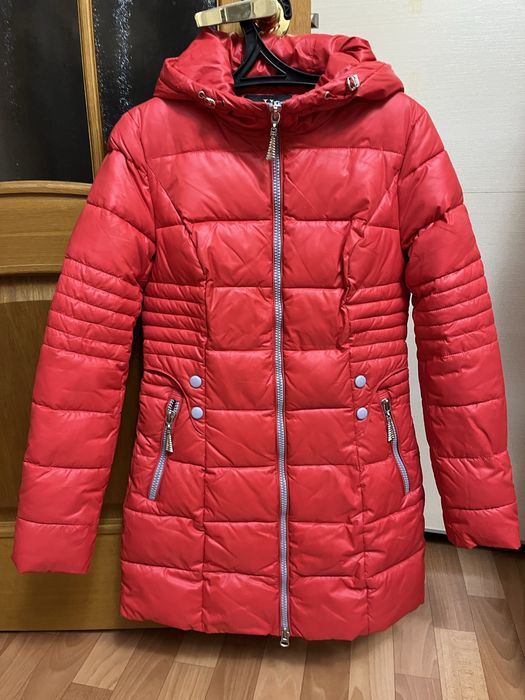 Демисезонный пуховик на девочку 42р
