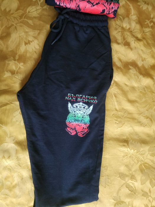 Спортен екип /горница с качулка и долница/