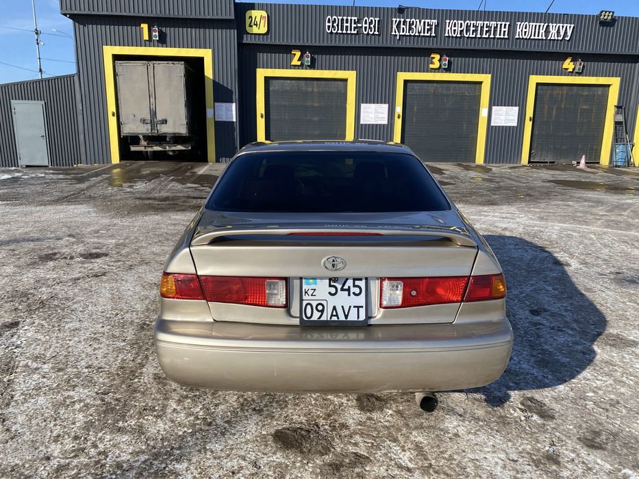 Тойота камри 25.