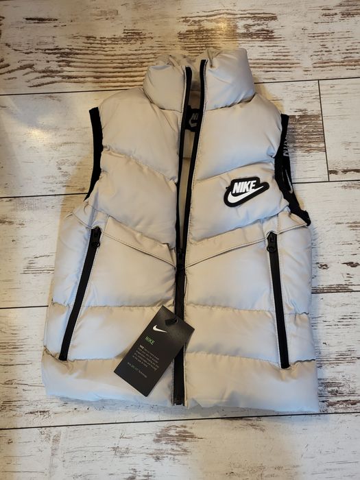 Детски елеци Nike,шушлякови.