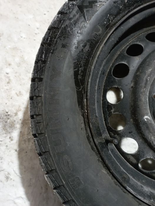 Продам резину с диском