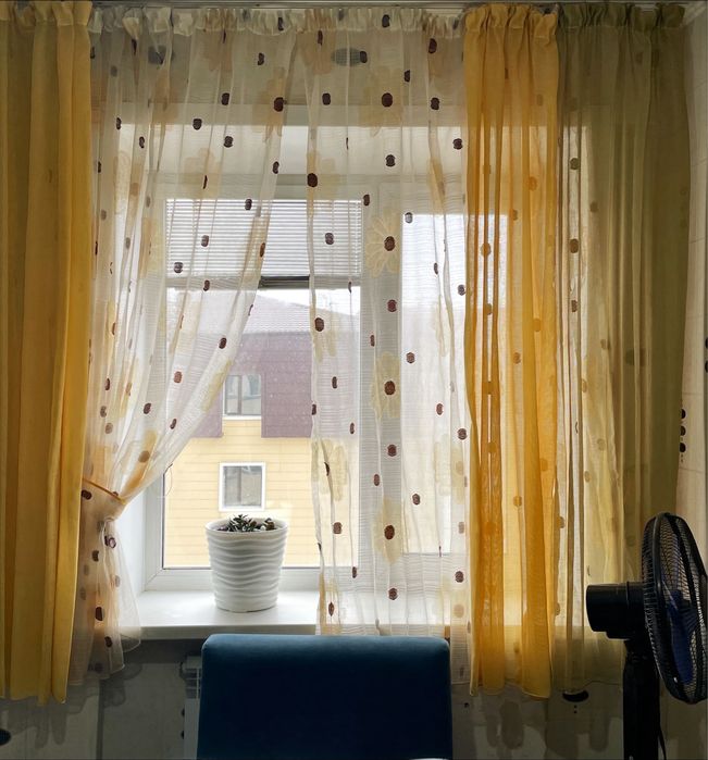 Продам кухоннве занавески , материал  лен