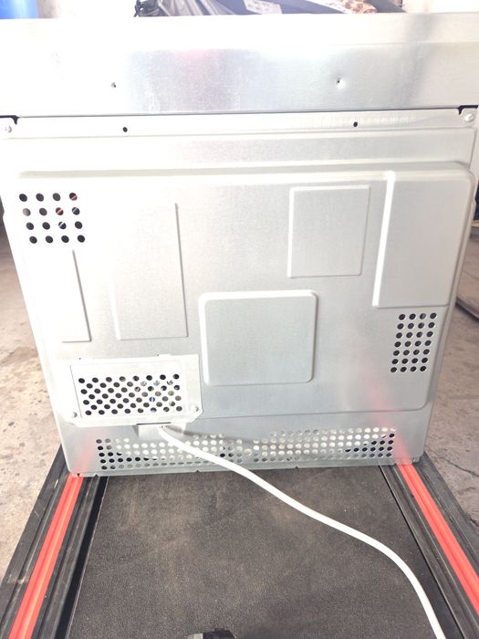 Electrolux-фурна EOB33100X