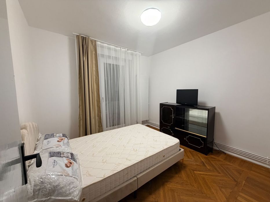 Inchiriez apartament 3 camere, zona Petre Ispirescu, etaj 1