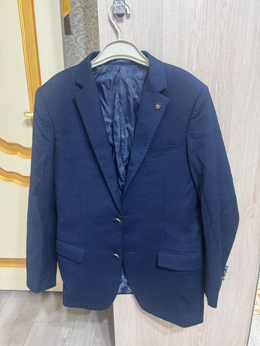 Мужской брючный костюм